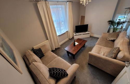 39 Queens Road - Photo 2