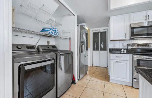 Florida Breeze l Hot Tub l Walkable - Foto 16