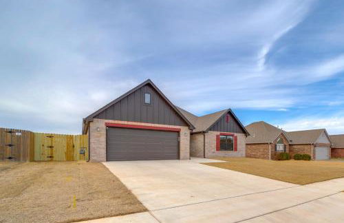 Private Yard and Patio Brand New Glenpool Getaway! - Foto 24