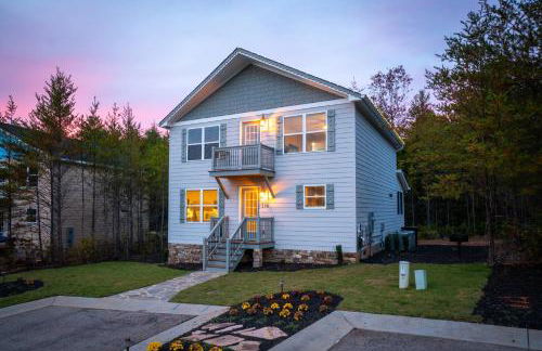 Par-Tee Haus I- Game Room & Hot Tub-Walk to Helen - Foto 70