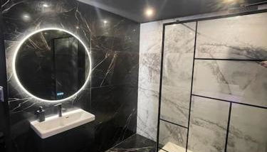 La Suite Prestige Jacuzzi,Sauna,Netflix,Disney - Foto 4