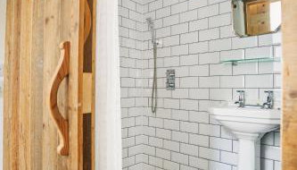 Swallows Nest at Widemouth Bay - 2 bedroom cottage both rooms twin or king - Foto 2, Shower