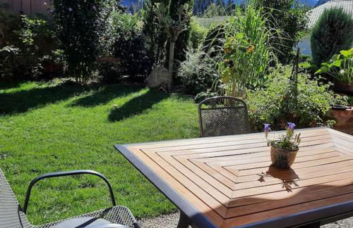 Ferienhaus-Ferienwohnung Weitblick mit Garten und malerischem Bergpanorama - Foto 1