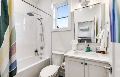 Southside Sanctuary, Modern Comforts - Foto 15