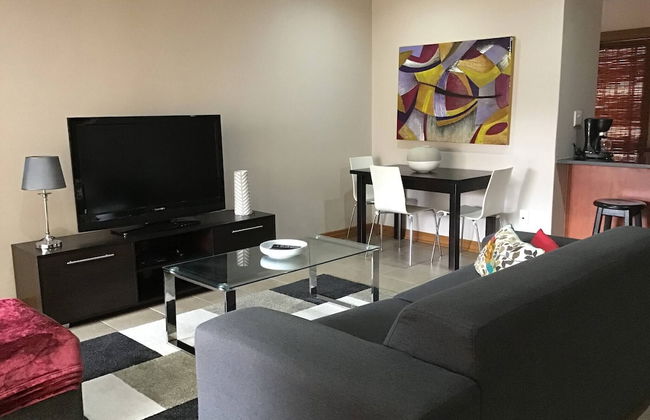 Cozy 2BR 2BR Townhouse Netflix Private Parking Great Location! - Foto 1