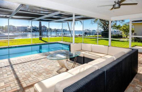 Luxe Private Waterfront Getaway with Pool in Ozona - Foto 18