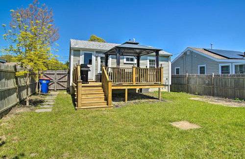 Walk to Swifts Beach! Classic Cottage with Deck - Foto 23