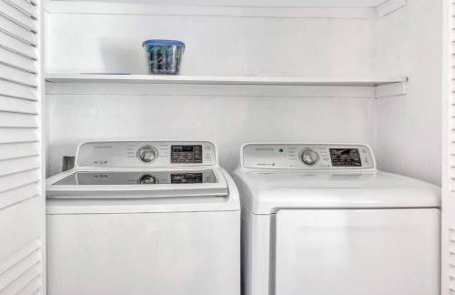 Modern Designed, Lakefront Home in Garland - Foto 24