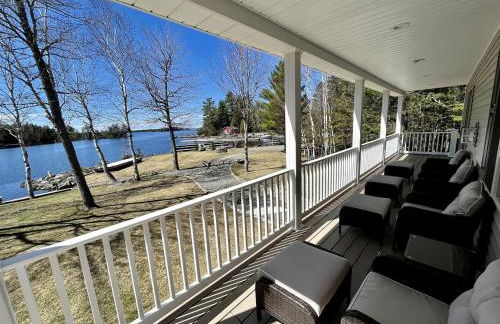 Gorgeous Cottage with Hot-tub and Games in Beaver Cove, Maine - Foto 3