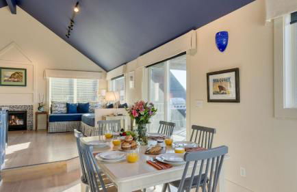 Beachside Retreat w Hot Tub Balcony Dining Blue-Ceiling Charm Sea Cured by AvantStay - Photo 9