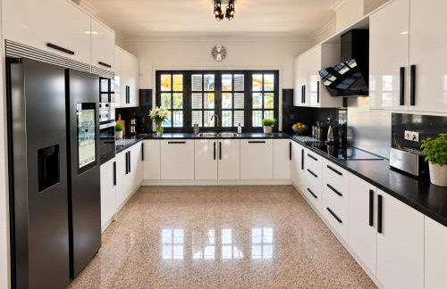 Large Villa in Maspalomas with Huge Private Pool, Jacuzzi & Gym - Foto 15