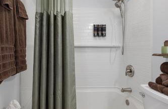 Country Cow Flair with Large TVs, Ample Parking, Nintendo, EV Ready - Photo 20