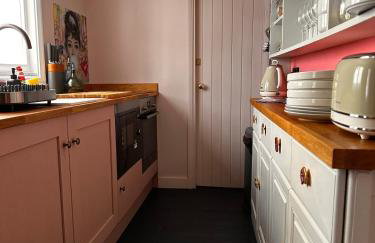 The Cwtch - Romantic Tudor Cottage in heart Old Town - Foto 14