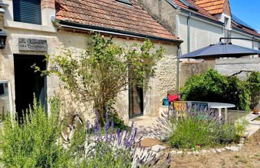 La Chaumine des Épicuriens Garden Parking - Photo 1