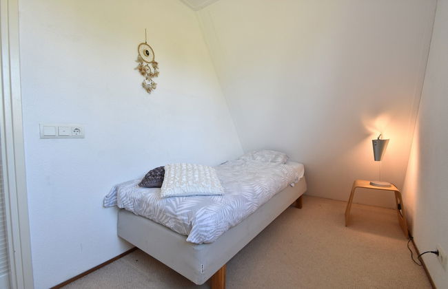 Enticing Holiday Home in Oude With Garden - Foto 6