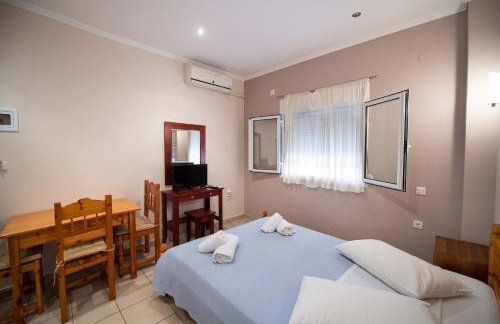 Irini Seaside Studios - Photo 10