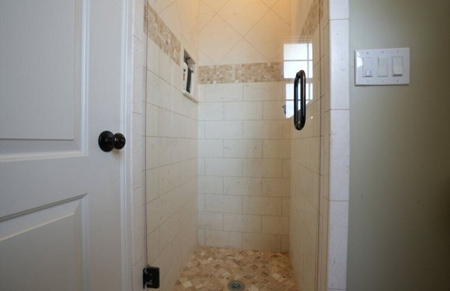 Classy 4 Bedroom 3 Bath Pool Home 3/4 Mile Walk To Disney - Foto 34