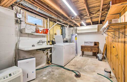 Pet-Friendly Uptown Normal Home Steps to ISU - Foto 21