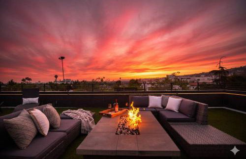 NEW Modern Oasis off Melrose - Rooftop - Pool - Photo 1