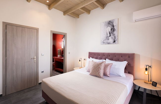 Ionian Mansion - Photo 4