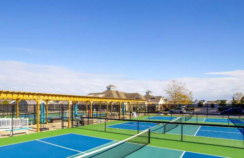 Pool Access and Beach Shuttle Millville Townhome! - Foto 36