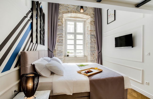 DeZign Apartments - Photo 3