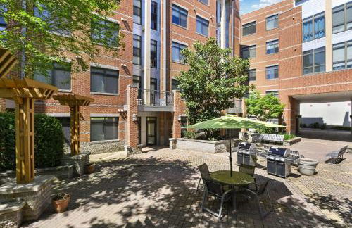 Spacious Comfort Near Downtown Hotspots - Foto 6