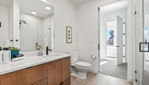 Emerald City in Downtown Eagle - Photo 2