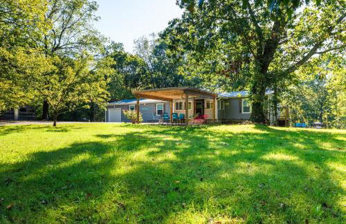 Franklin 4BR Escape, BBQ, Fire Pit, Sleeps 15 - Foto 9