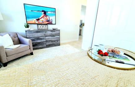 PoshPadz Pool Villa, Hot Tub, Near Beach, Sleeps 6 - Photo 45