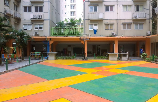 Homey and Stylist 1BR Gading Icon Apartment - Photo 16