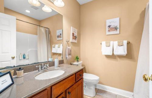 Spacious Family Retreat-Hot tub & Game Room - Foto 40