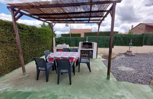 Disfrutar y relajarse en el Robledal - Foto 43