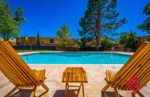 The Plaza - An Irvie Home w Summer Pool - Photo 37