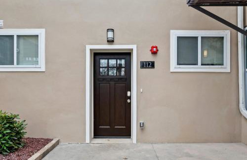 King Bed Suite With Free Parking, Step Free Access - Foto 29