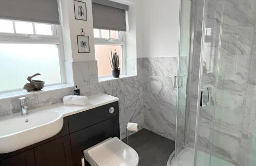 1 Bed / 1 Sofa Bed 'Scandi' Style Ground Floor Apartment - Foto 22