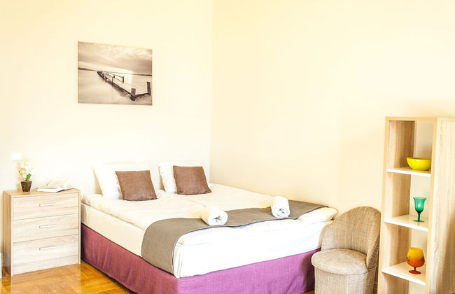 Mosaic Center Apartments - Photo 11