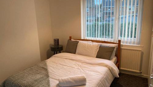 Spacious Luxurious Serviced Accommodation 3 - Photo 1