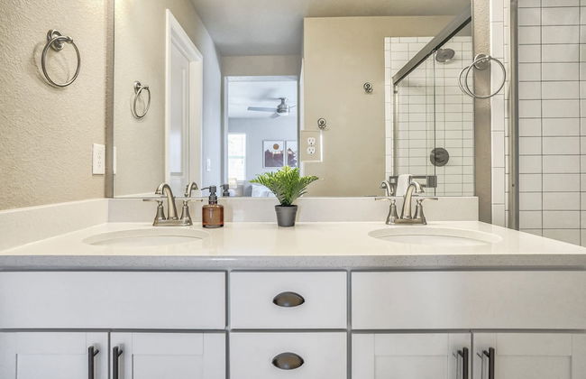 3BD Modern Home Close to Usafa - Foto 19