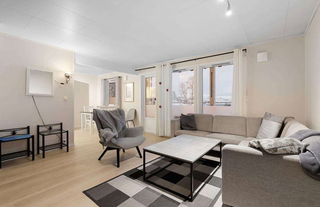 Lovly 3 Bedroom Apartment With the View of Aurora - Foto 1