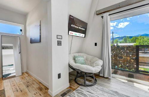 A-Frame Wonders Hot Tub w Mountain Views - Foto 27