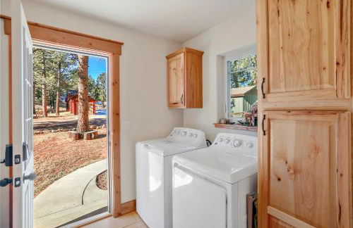 Black Bear Cabin with Hot Tub - Foto 35