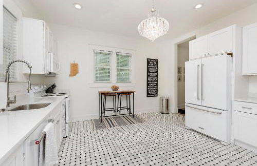 Family Haven with Hot Tub-Near Downtown Indy - Foto 12