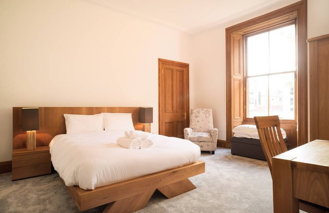 JOIVY 5 Bedroom Apt Near Meadows & George Square - Foto 11