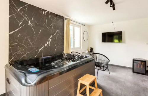 LE CHILL Suite & SPA (Jacuzzi et Sauna privés) - Foto 21