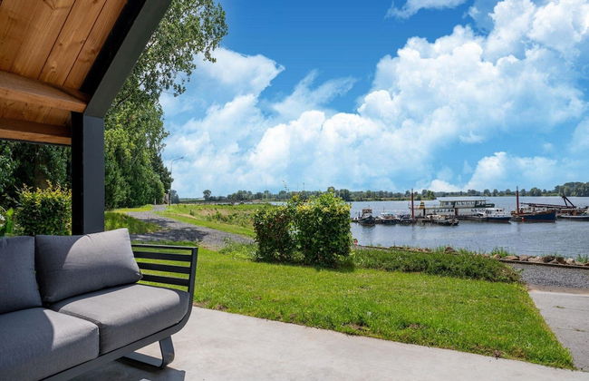 Beautiful House in Kerkdriel on the Waterfront - Photo 1