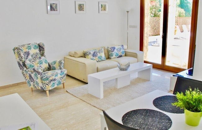 Beautiful 2 Bedroom Villa Proteus HG29 with private pool and pretty golf course views, Short walk to resort village square on Aphrodite Hills - Foto 13