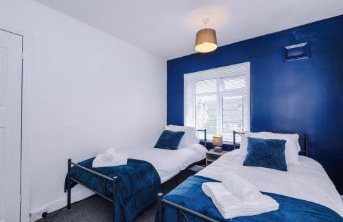 Charming 2 Bed House, Sleeps 6, Free parking, Contractors welcome - Foto 41