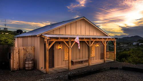 Miners Cabin #2 - King Bed - Accessible Room - Private Balcony - Foto 4