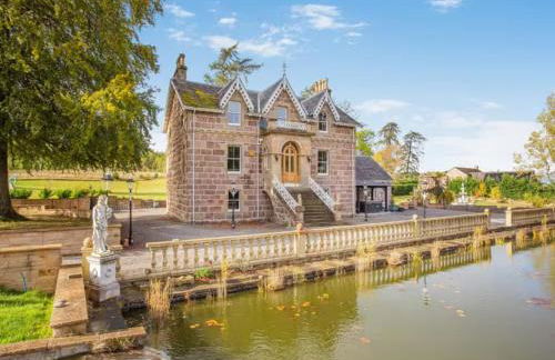 The Doune, Luxury Traditional Country House with hot tub - Photo 2